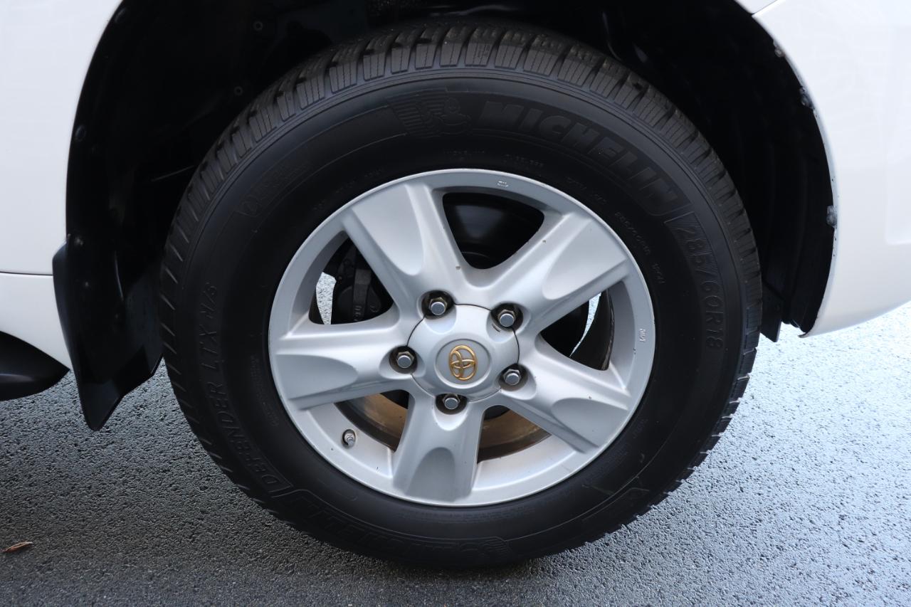 Toyota Land Cruiser 4WD 2008