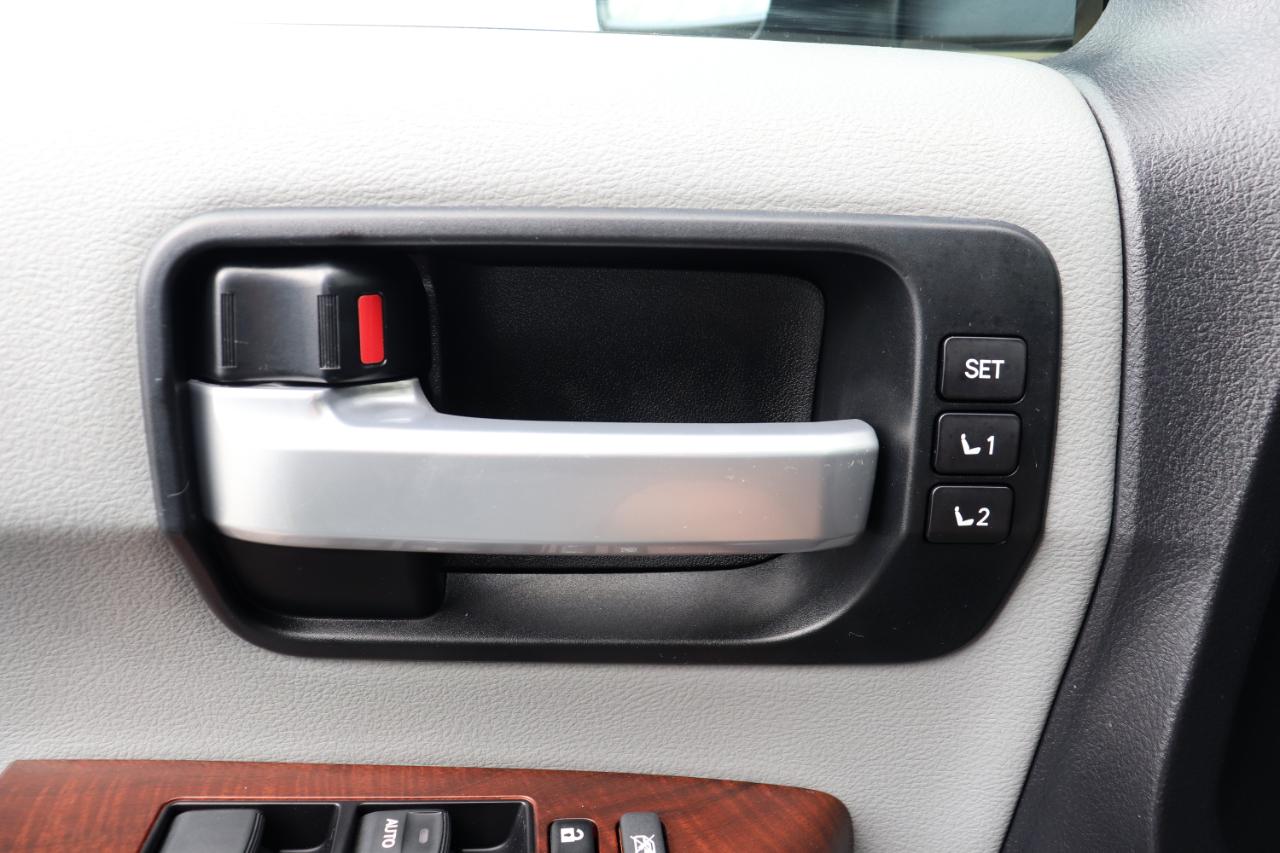 Toyota Sequoia Plantium 2WD 2016