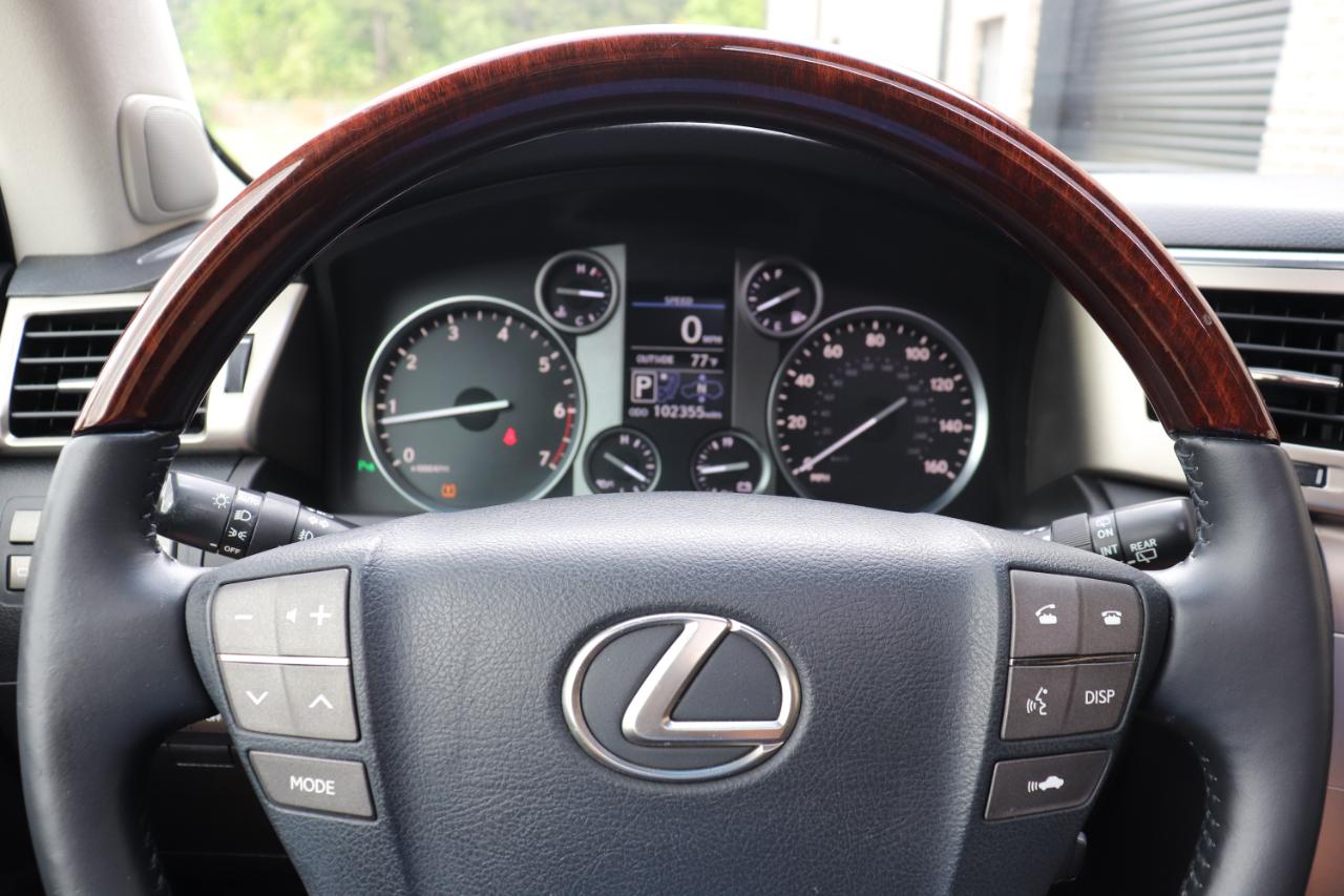 Lexus LX 570 4WD 4dr 2015