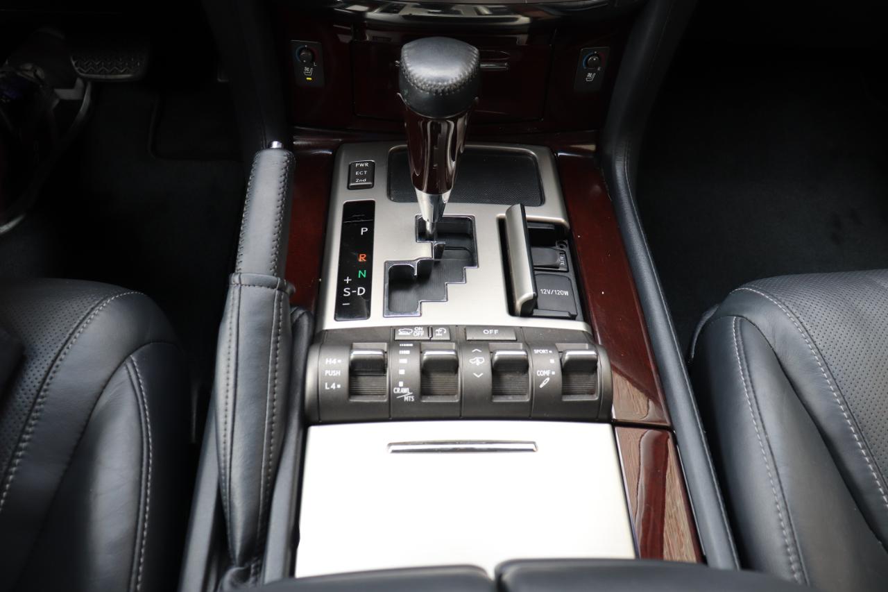 Lexus LX 570 4WD 4dr 2015