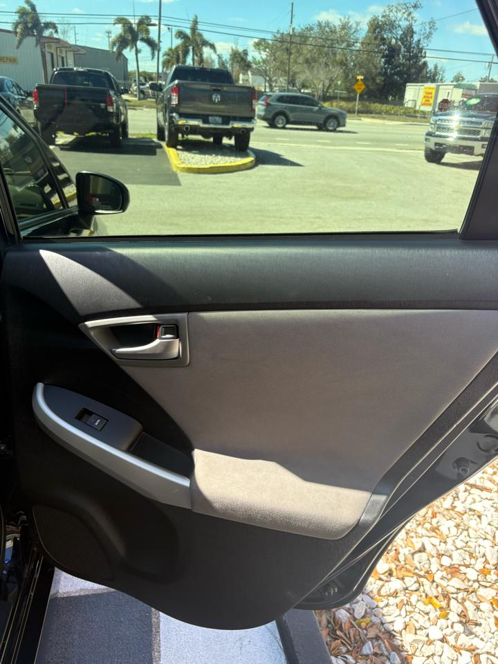 Toyota Prius Three 2014