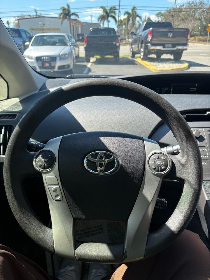 Toyota Prius Three 2014