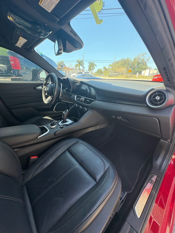 Alfa Romeo Giulia Sprint 2022 Alfa Romeo Giulia Sprint 2022