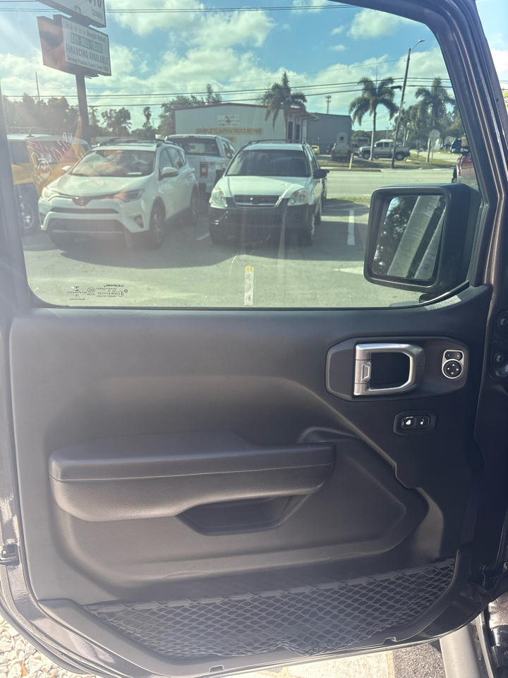 Jeep Wrangler Sport 4WD 2019