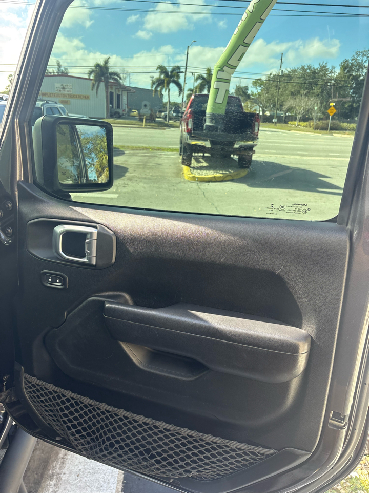 Jeep Wrangler Sport 4WD 2019