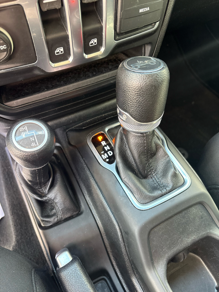 Jeep Wrangler Sport 4WD 2019