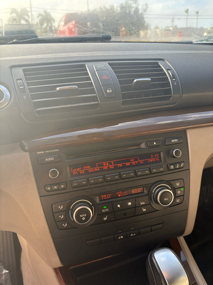 BMW 1-Series 128i Convertible 2010