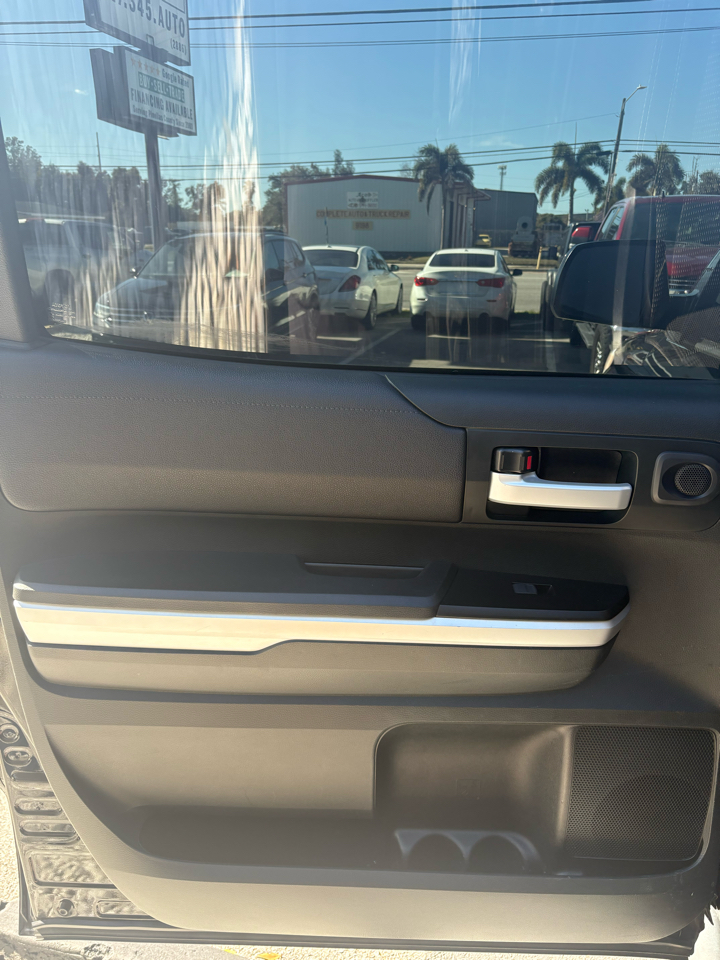 Toyota Tundra SR5 5.7L V8 FFV CrewMax 4WD 2016