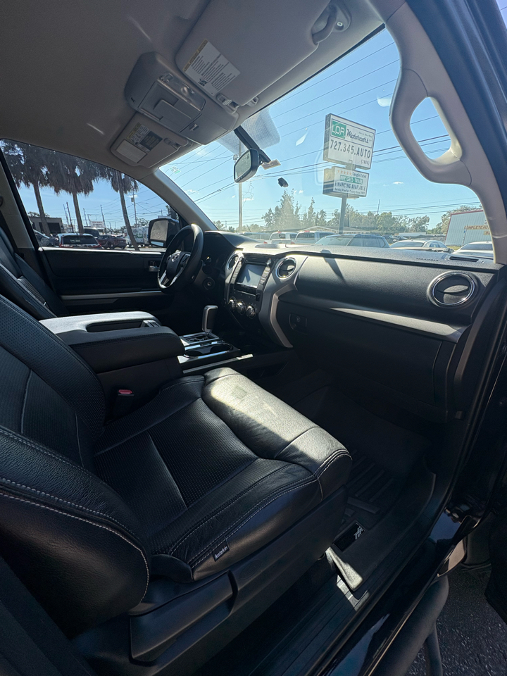 Toyota Tundra SR5 5.7L V8 FFV CrewMax 4WD 2016