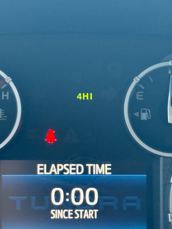 Toyota Tundra SR5 5.7L V8 FFV CrewMax 4WD 2016