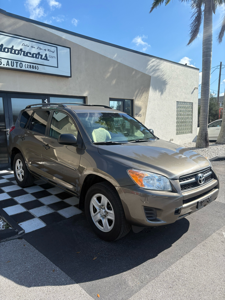 Toyota RAV4 2WD 2011