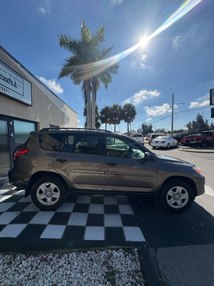 Toyota RAV4 2WD 2011