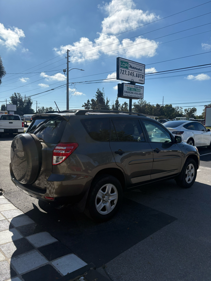 Toyota RAV4 2WD 2011