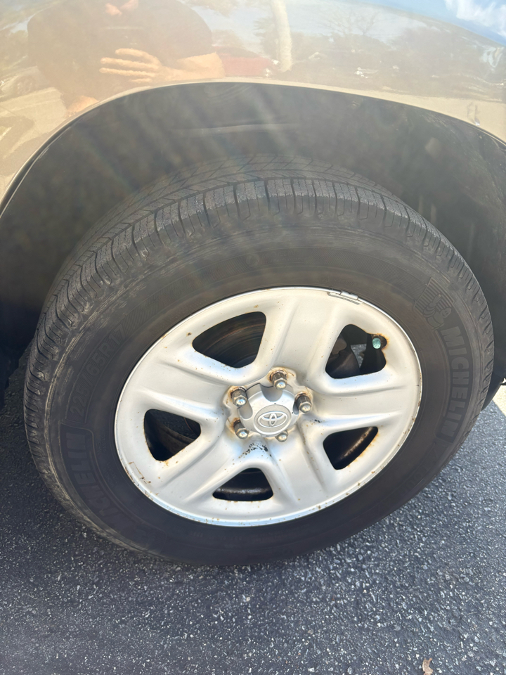 Toyota RAV4 2WD 2011