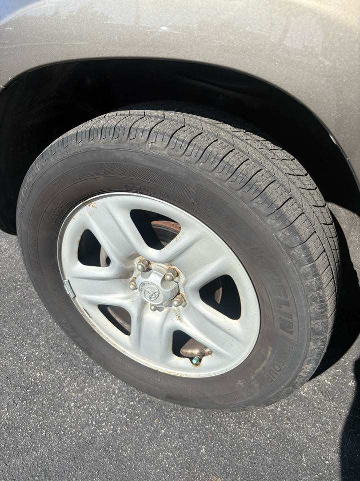 Toyota RAV4 2WD 2011