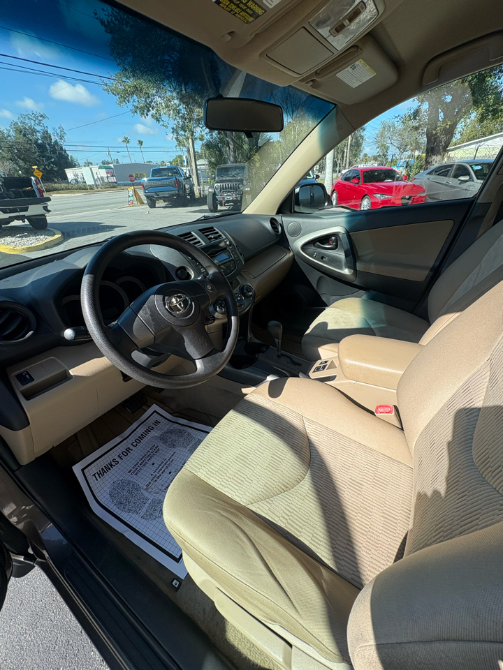 Toyota RAV4 2WD 2011