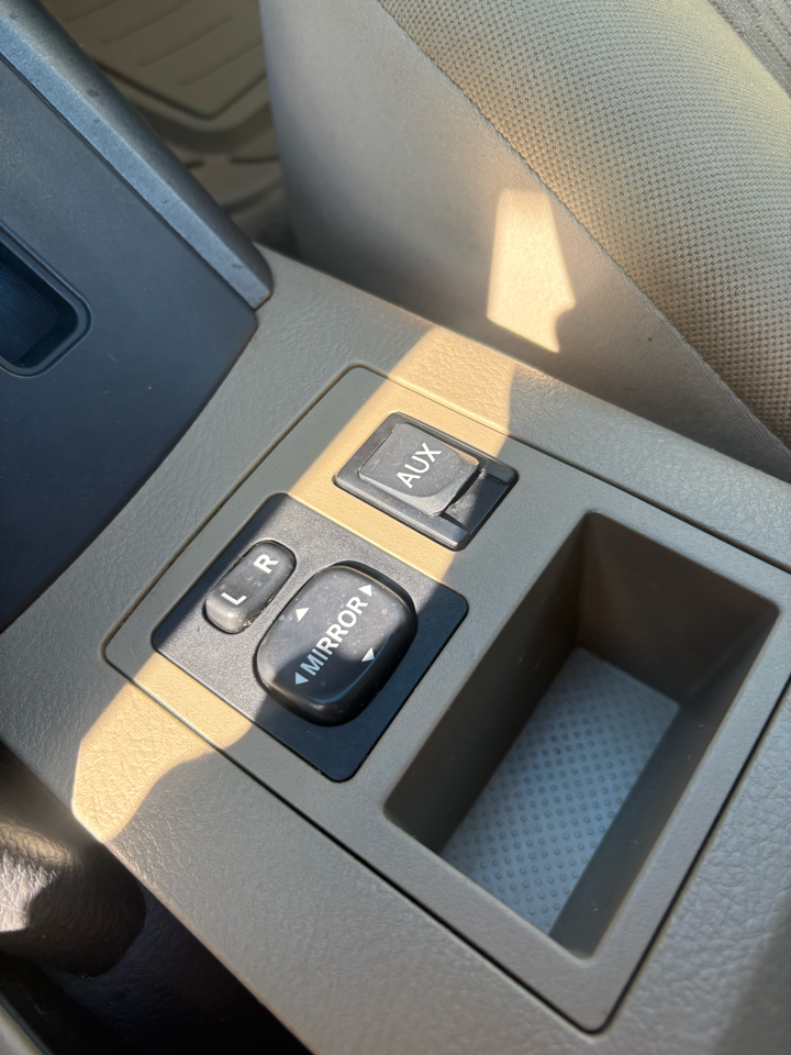 Toyota RAV4 2WD 2011