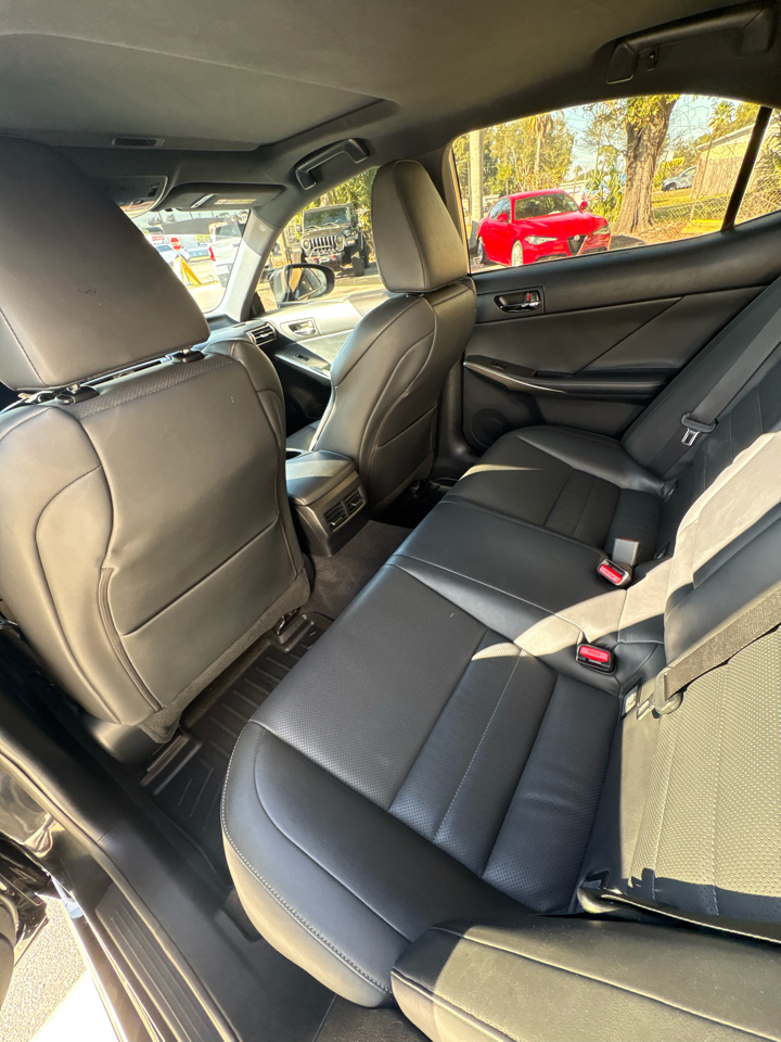 Lexus IS 250 RWD 2015