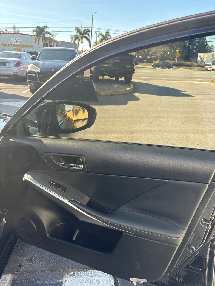 Lexus IS 250 RWD 2015