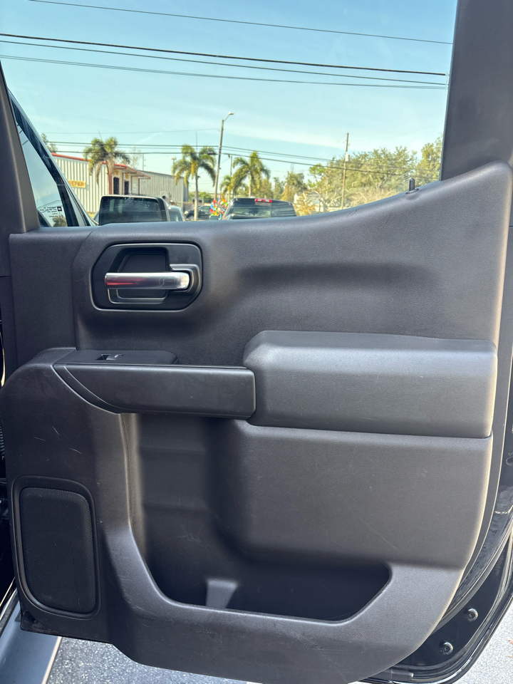 Chevrolet Silverado 1500 Custom Crew Cab 2WD 2020