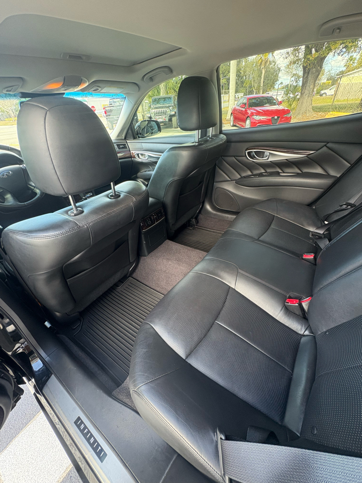 Infiniti Q70 L 3.7 AWD 2015