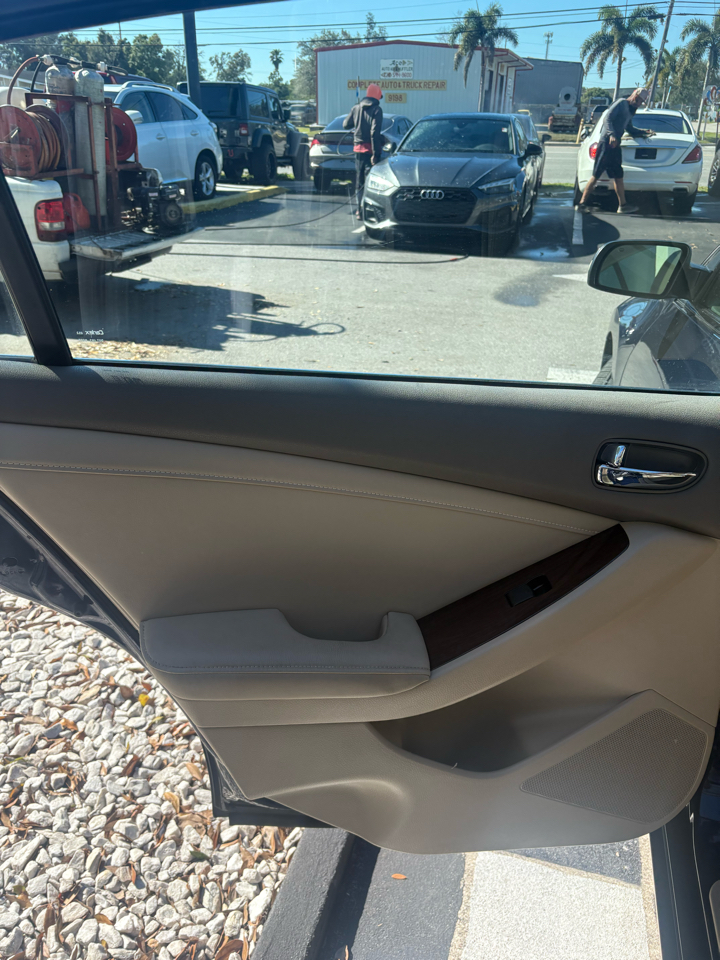 Nissan Altima 3.5 SR 2011