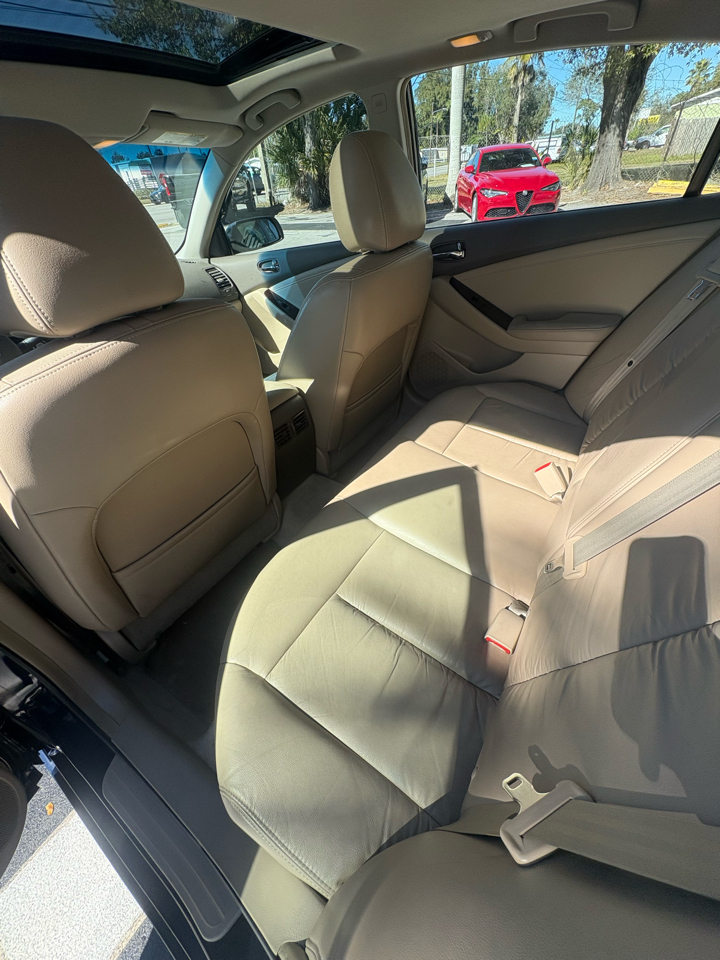 Nissan Altima 3.5 SR 2011