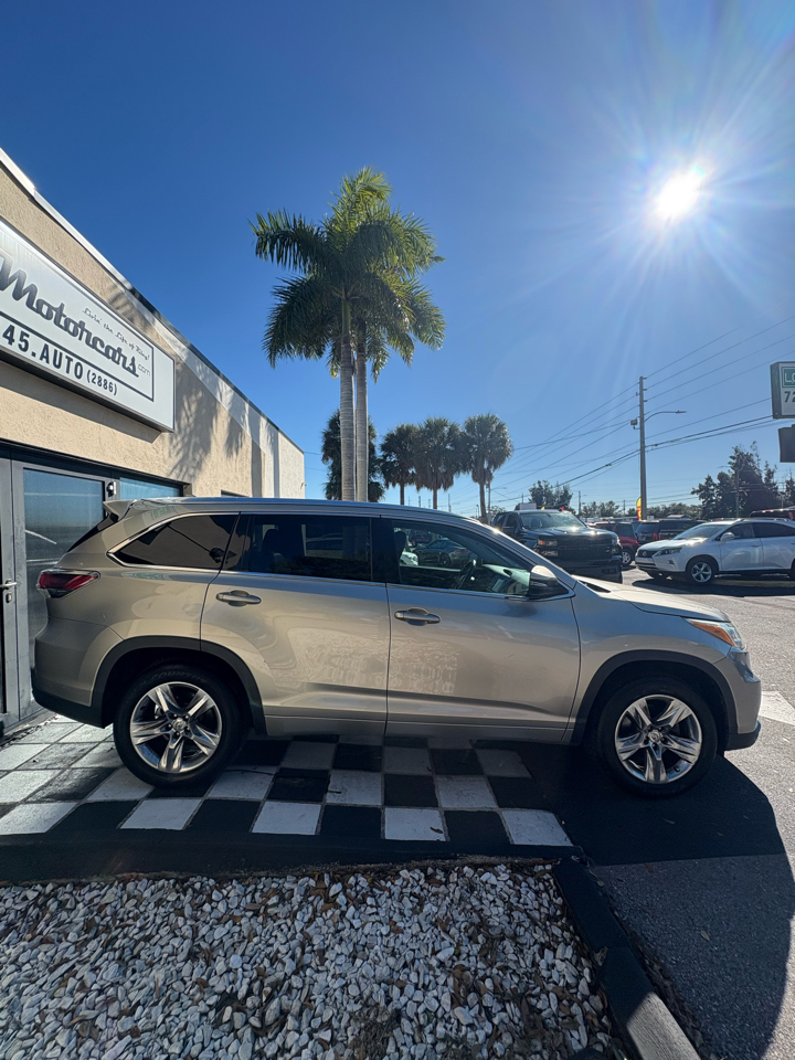 Toyota Highlander Limited FWD V6 2015