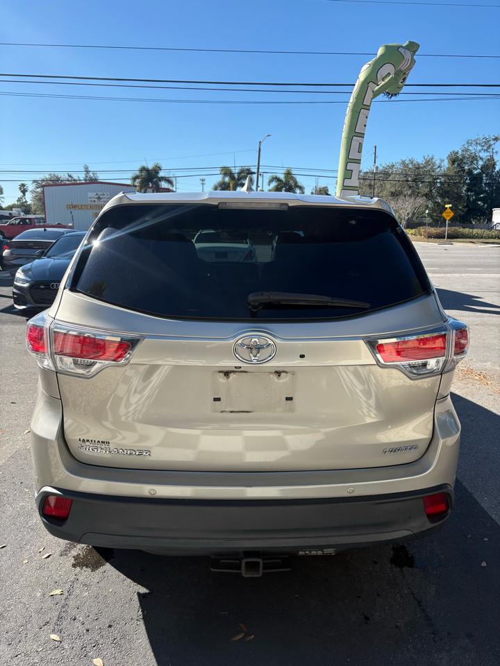 Toyota Highlander Limited FWD V6 2015