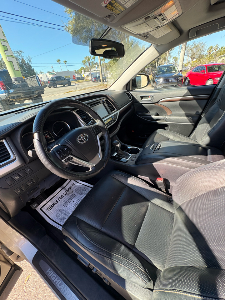 Toyota Highlander Limited FWD V6 2015