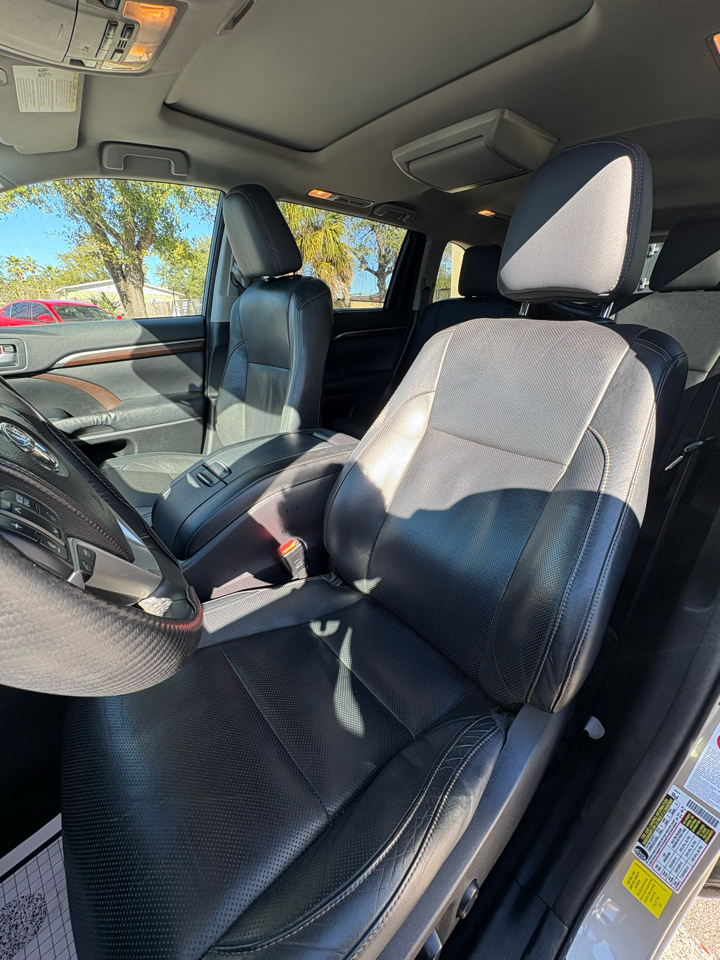 Toyota Highlander Limited FWD V6 2015