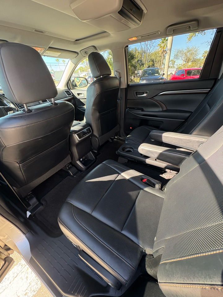 Toyota Highlander Limited FWD V6 2015