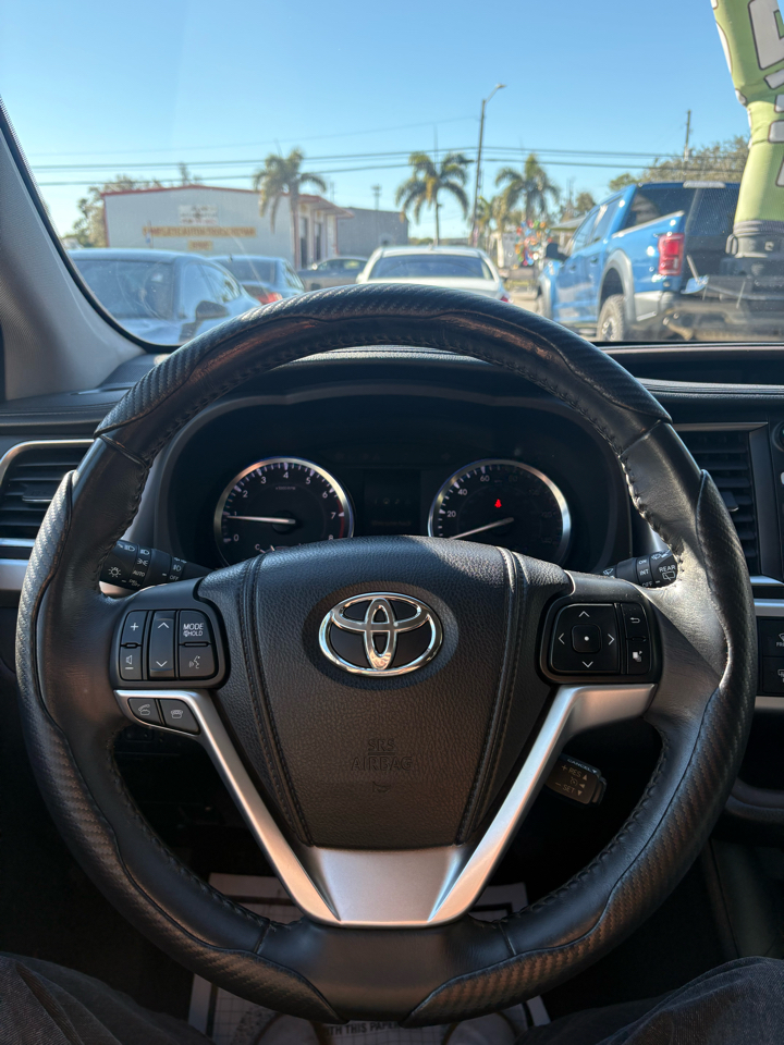 Toyota Highlander Limited FWD V6 2015