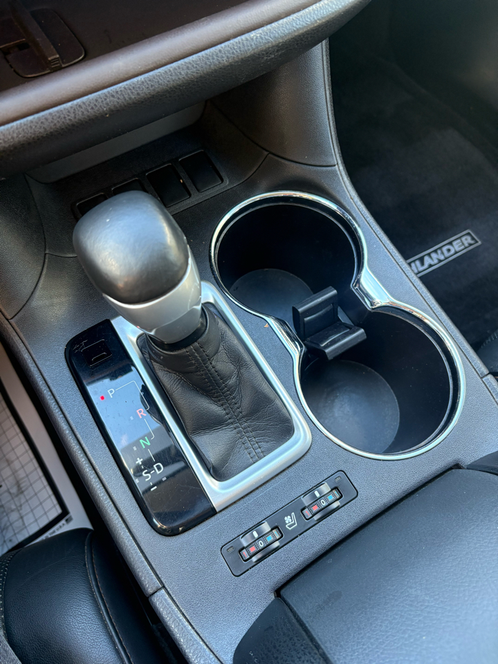 Toyota Highlander Limited FWD V6 2015