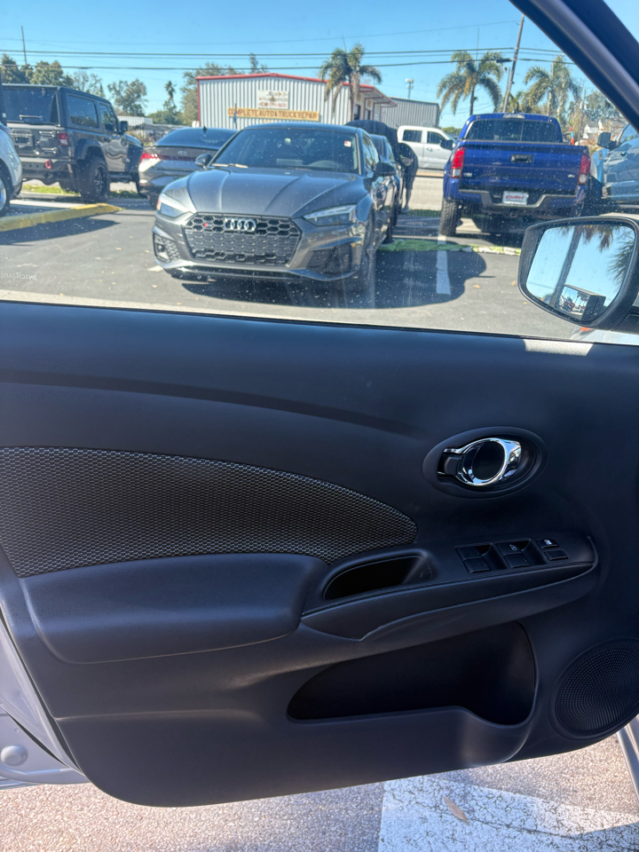 Nissan Versa 1.6 S 5M 2017