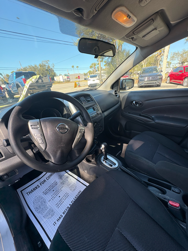 Nissan Versa 1.6 S 5M 2017