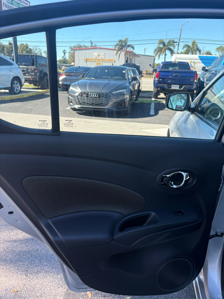 Nissan Versa 1.6 S 5M 2017