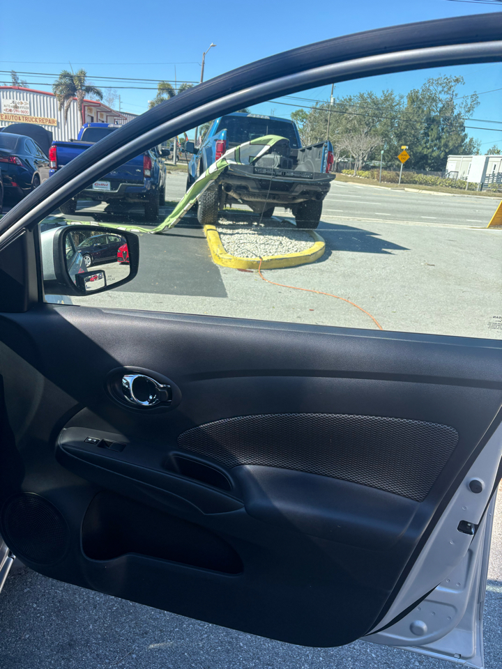 Nissan Versa 1.6 S 5M 2017