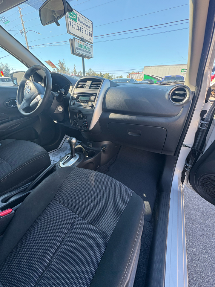 Nissan Versa 1.6 S 5M 2017