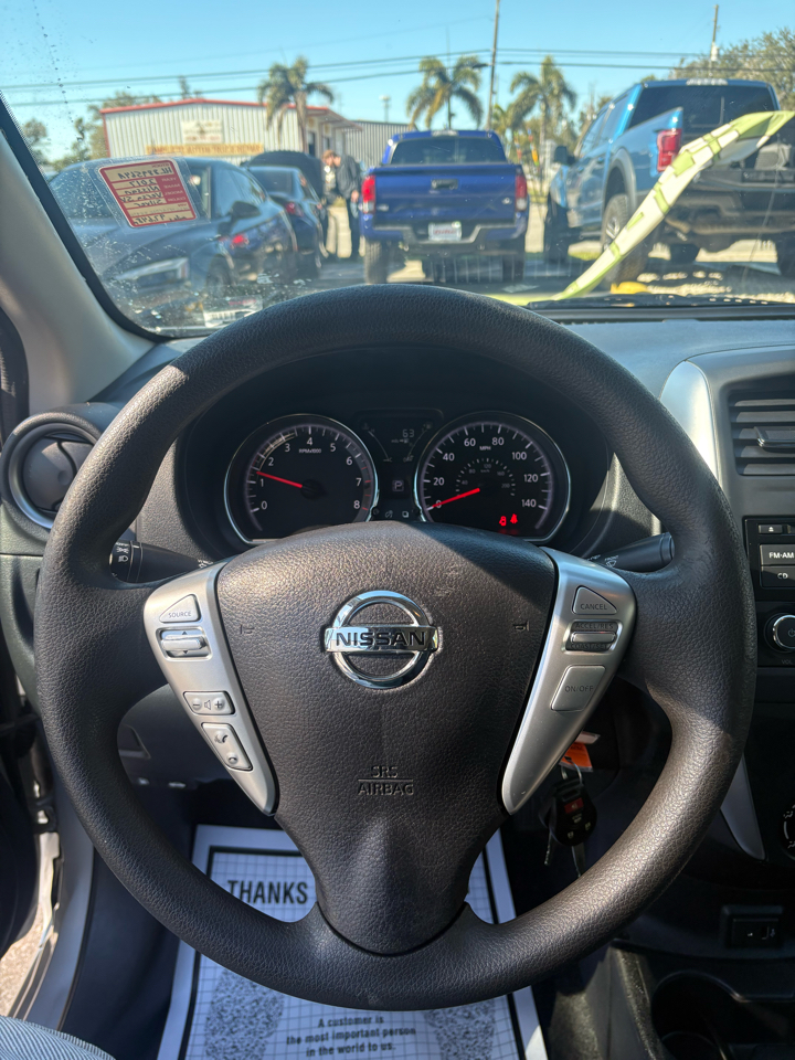 Nissan Versa 1.6 S 5M 2017
