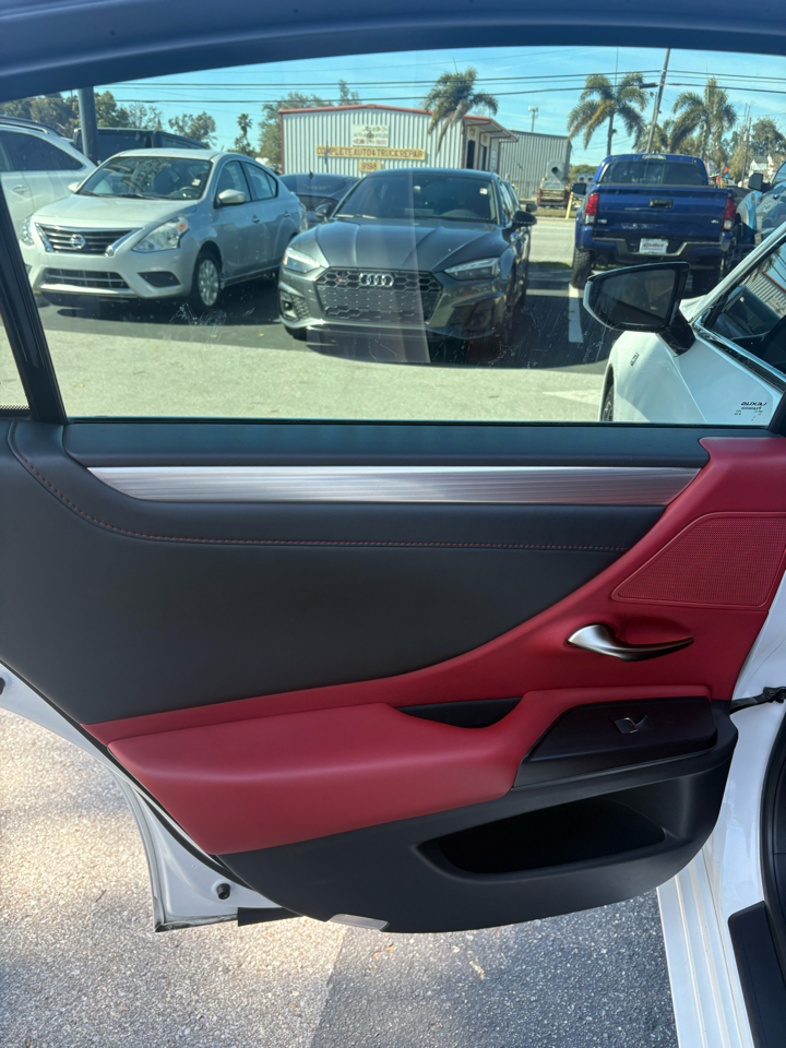 Lexus ES 350 F SPORT 2021