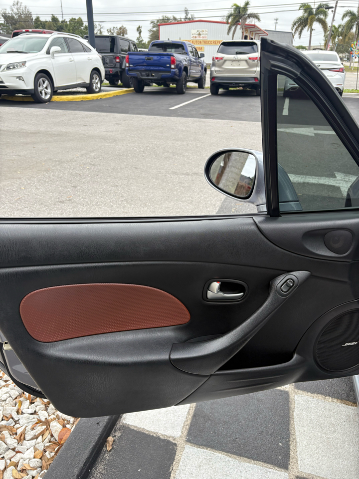 Mazda MX-5 Miata 2dr Conv Man Special Edition 2002