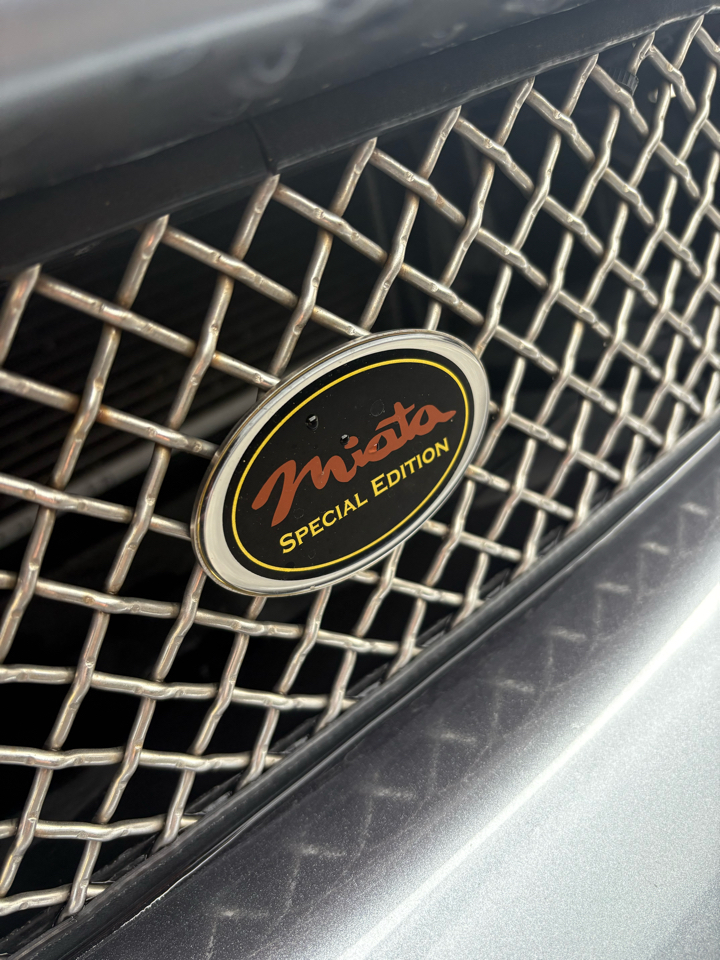 Mazda MX-5 Miata 2dr Conv Man Special Edition 2002