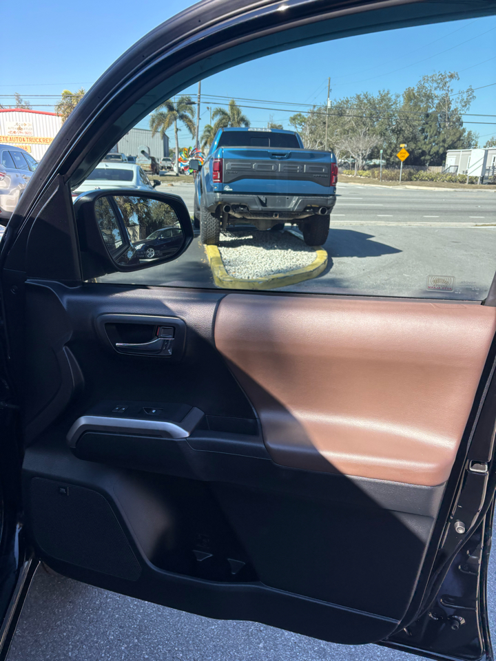 Toyota Tacoma Limited Double Cab V6 6AT 2WD 2016