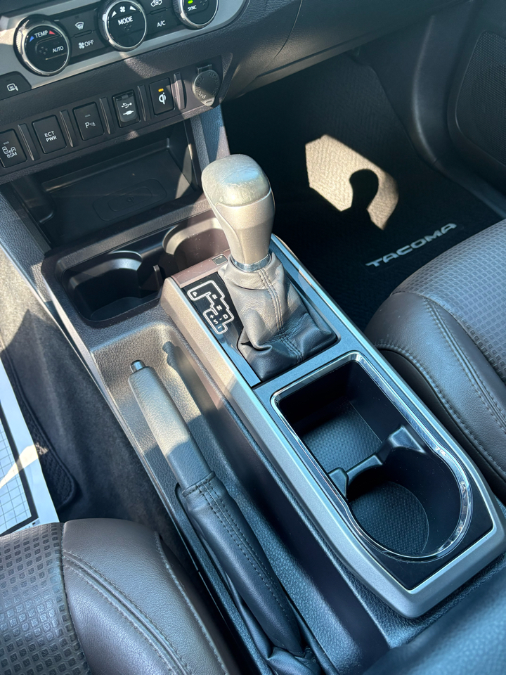 Toyota Tacoma Limited Double Cab V6 6AT 2WD 2016