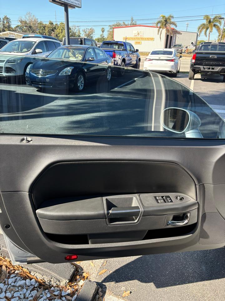 Dodge Challenger SXT 2012