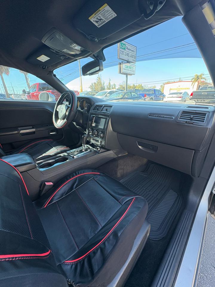 Dodge Challenger SXT 2012