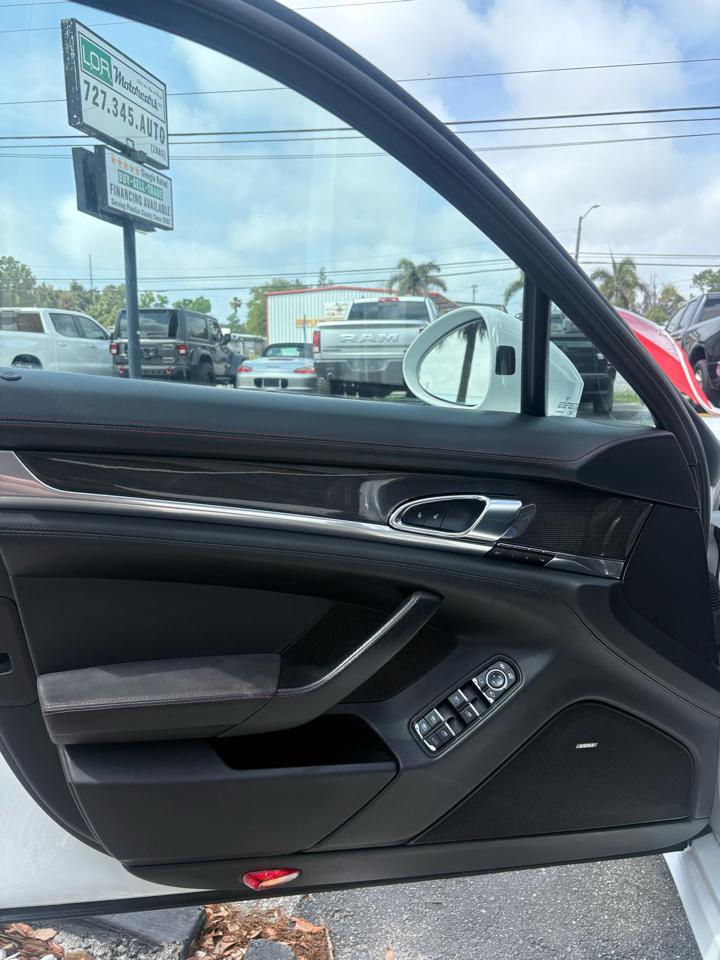 Porsche Panamera GTS 2016