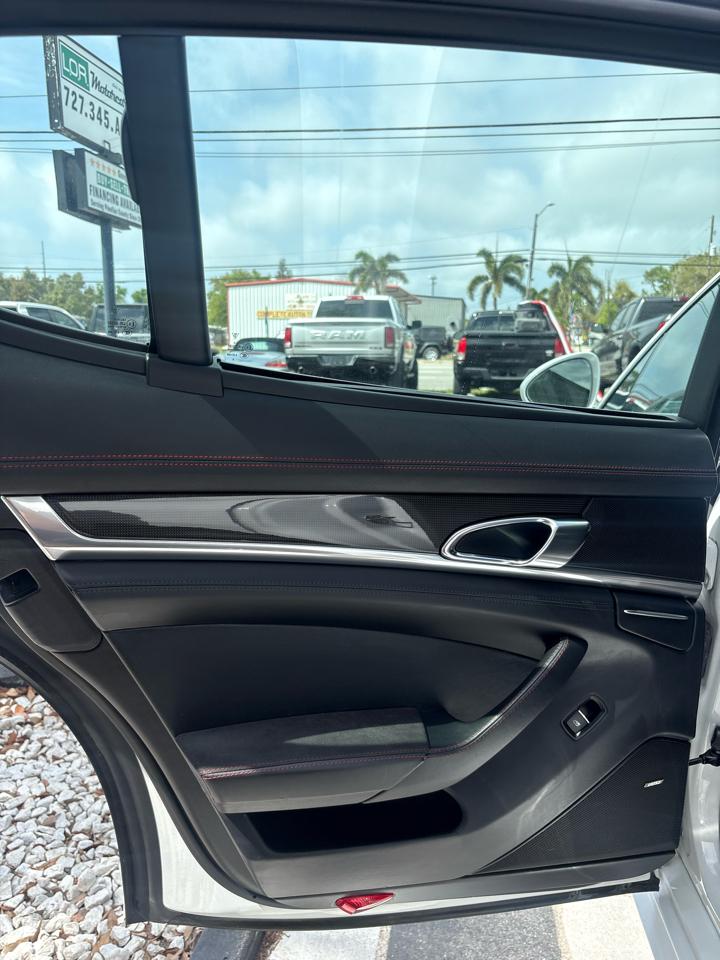 Porsche Panamera GTS 2016