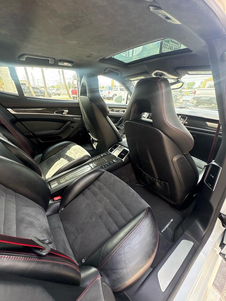 Porsche Panamera GTS 2016